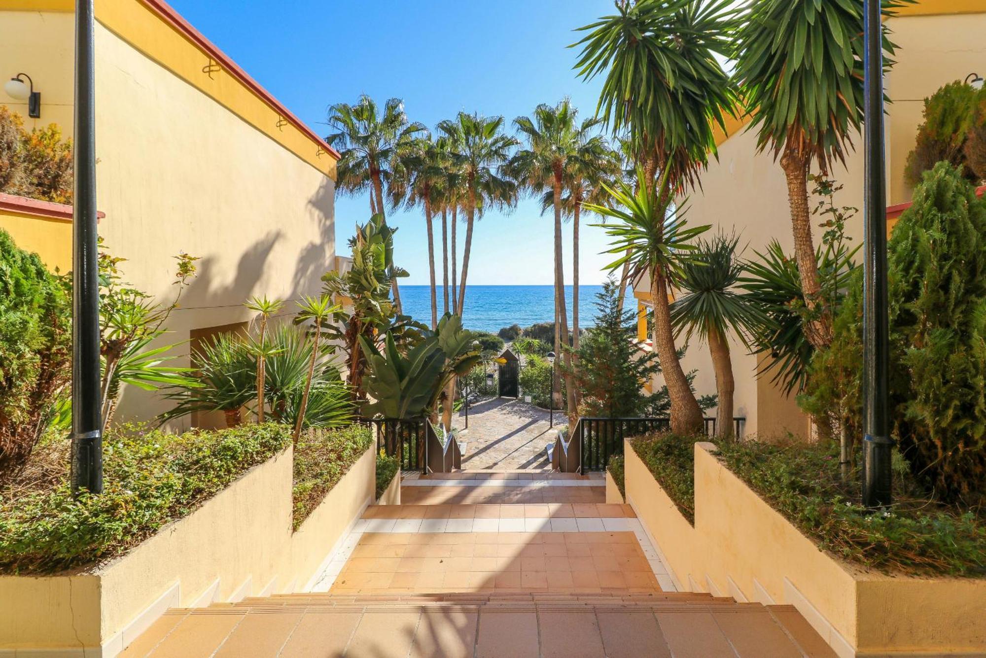 Romana Playa By The Appartement *